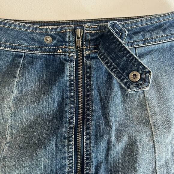 Blue Spice Denim Mini Skirt Full Zipper Front With Snap Medium Wash Size 3 - Picture 3 of 7